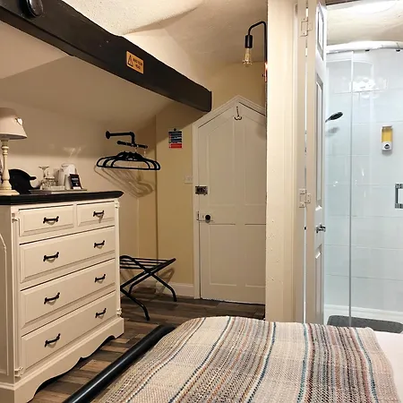 Puddle Duck Lodge - Adults Only Bowness-on-Windermere Room photo